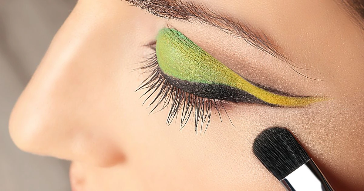 Easy Eye Makeup Tutorial for Beginners StepbyStep StyleZara