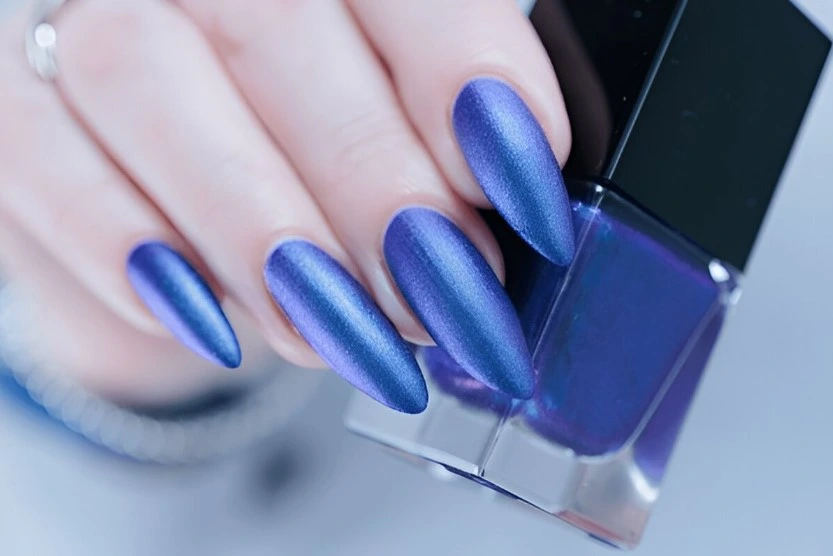 blue acrylic nails